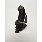 # Brons beeldje meisje met blokken Astrid Veldhuyzen-Koppen, Antiek en Kunst, Ophalen of Verzenden, Brons