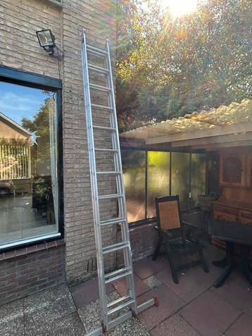 Altrex uitschuifbare ladder - 2x12 treeds ladder beschikbaar voor biedingen