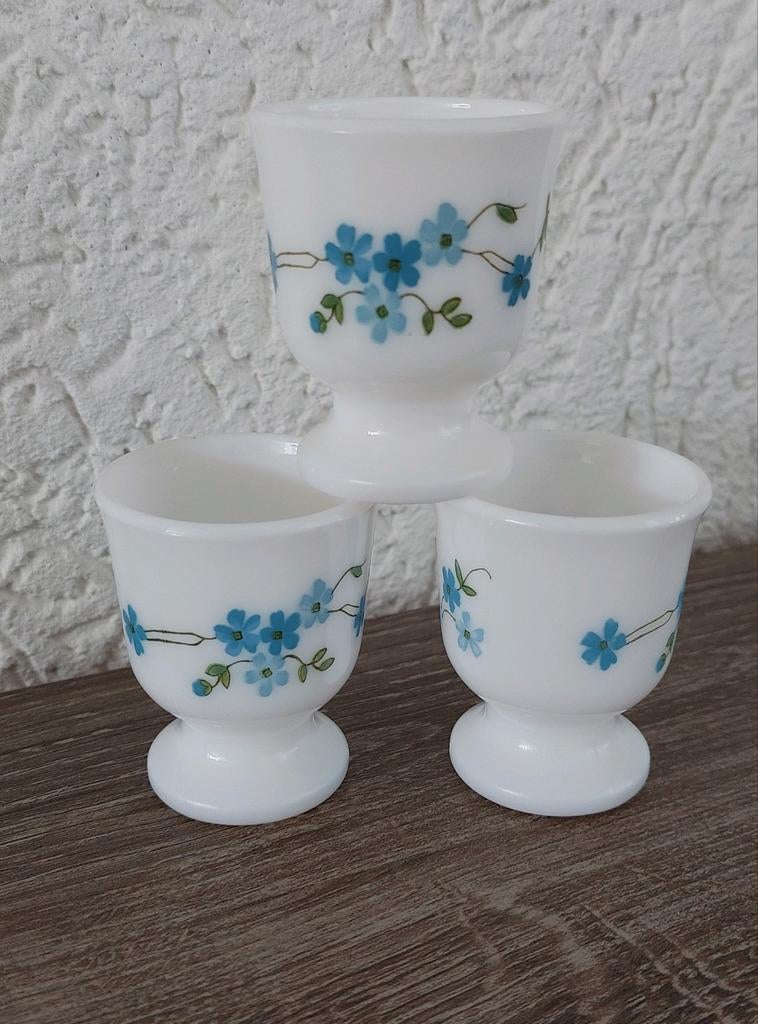 Vintage Arcopal eierdopjes veronica vergeet-me-nietjes, Ophalen of Verzenden, Glas, Overige stijlen, Overige typen