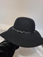 Hoed, Kleding | Dames, Hoeden en Petten, Ophalen of Verzenden, Zo goed als nieuw