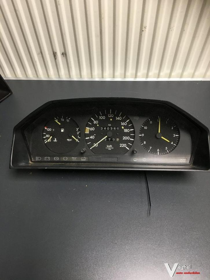 Mercedes W124 1985     3.0 Diesel   124 542 7006   Km Teller, Auto-onderdelen, Dashboard en Schakelaars, Gebruikt, Ophalen of Verzenden