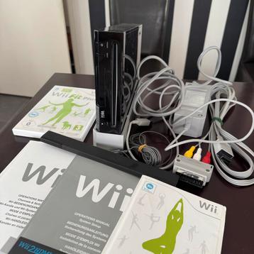Wii Zwart + Kabels, HDMI adapter, Wii Fit en Handleidingen beschikbaar voor biedingen