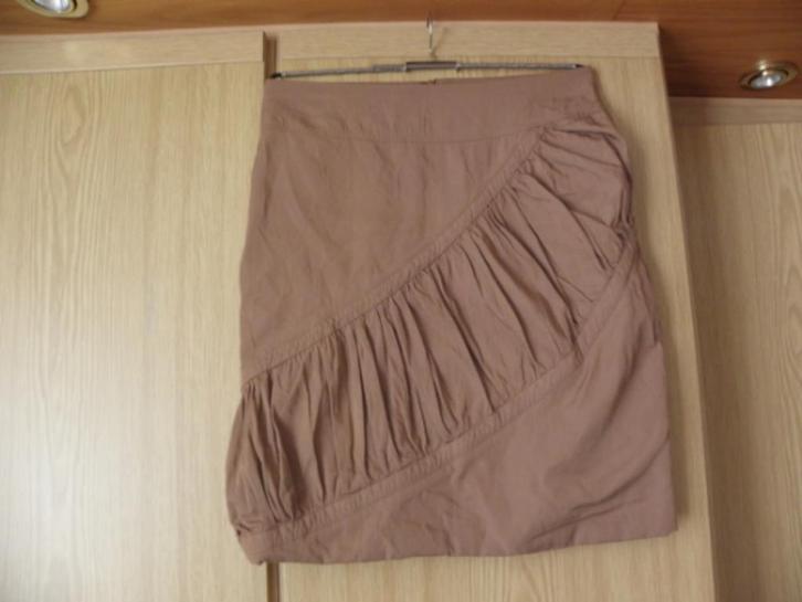 Basic bruin gevoerde rok LYNDE COLLEGE STYLE 38 prima staat, Kleding | Dames, Rokken, Gedragen, Maat 38/40 (M), Bruin, Knielengte