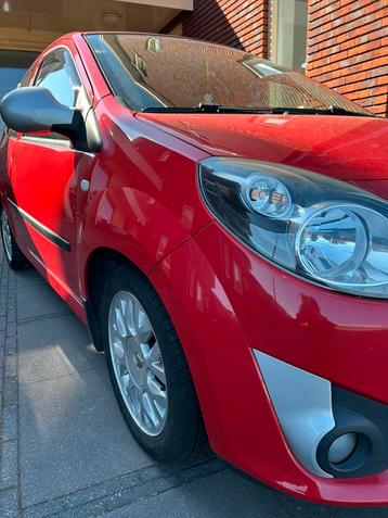 Renault Twingo 1.2 16V 2010 Rood beschikbaar voor biedingen