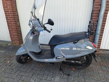 ZEER NETTE Sym Fiddle 4 Premium 25 km blauw kenteken scooter beschikbaar voor biedingen