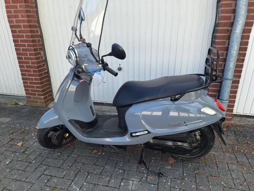 ZEER NETTE Sym Fiddle 4 Premium 25 km blauw kenteken scooter, Fietsen en Brommers, Scooters | SYM, Zo goed als nieuw, Fiddle, Maximaal 25 km/u