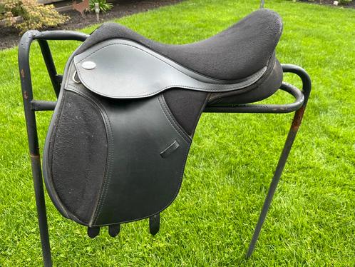 Thorowgood 15 inch veelzijdigheidszadel, Dieren en Toebehoren, Paarden en Pony's | Zadels, Zo goed als nieuw, Recreatie, Ophalen of Verzenden