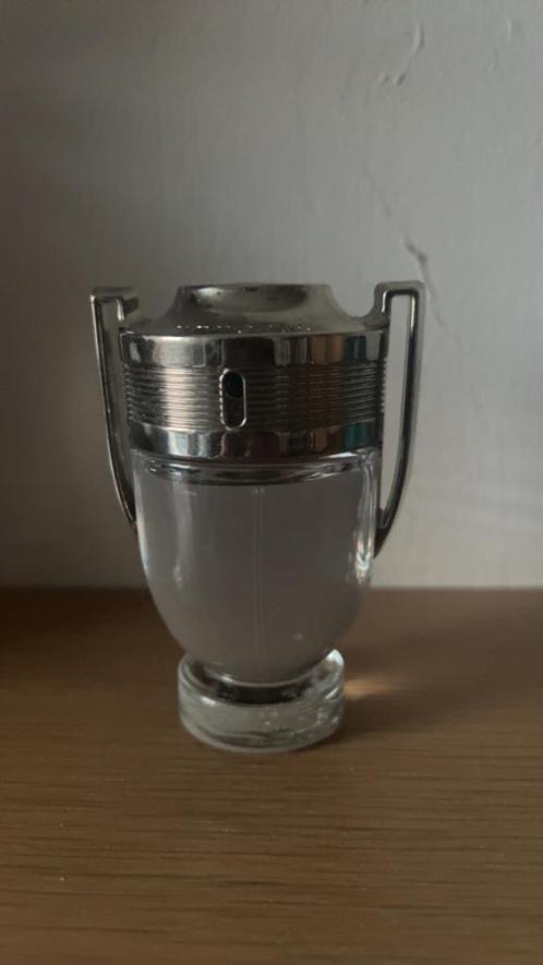 Paco Rabanne Invictus 50ml, Sieraden, Tassen en Uiterlijk, Uiterlijk | Parfum, Zo goed als nieuw, Ophalen of Verzenden