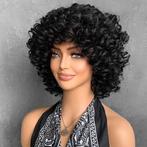Pruik kort zwart haar met losse volle krullen, Ophalen of Verzenden, Nieuw, Pruik of Haarverlenging