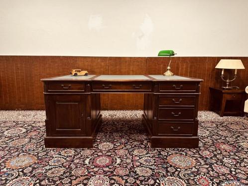 Klassiek Engels Chesterfield Bureau Partnerdesk, Antiek en Kunst, Antiek | Kantoor en Zakelijk, Ophalen