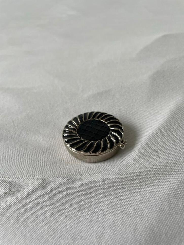 Vintage Sieradendoosje, Sieraden, Tassen en Uiterlijk, Bedels, Gebruikt, Overige merken, Zilver, 1 bedel, Met strass, Ophalen