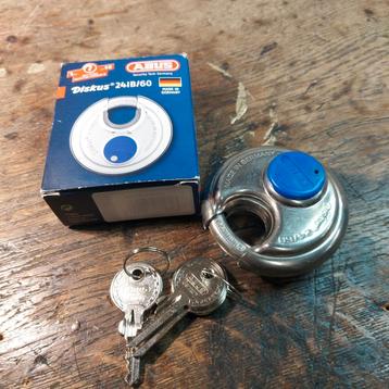 ABUS Diskus slot met 3 sleutels  beschikbaar voor biedingen