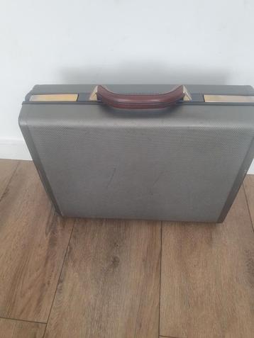 Vintage Samsonite Aktetas met Combinatieslot beschikbaar voor biedingen