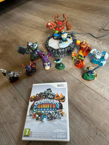 Skylanders Giants Wii + Portal + Figuren beschikbaar voor biedingen