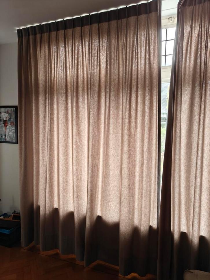 Mooie lichtgrijze gordijnen, Huis en Inrichting, Stoffering | Gordijnen en Lamellen, Zo goed als nieuw, 200 cm of meer, 200 cm of meer
