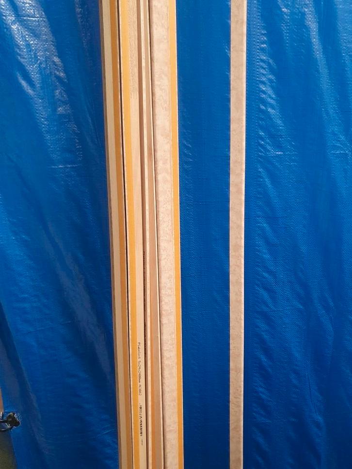 32 stuk houten plakplinten AC- 1062 voor laminaat, Huis en Inrichting, Stoffering | Vloerbedekking, Nieuw, Laminaat, minder dan 10 m²