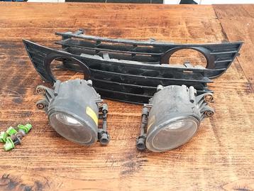 Mistlichten mistlampen Audi A4 B6 incl. roostertjes beschikbaar voor biedingen
