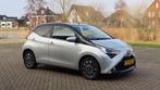 Toyota Aygo X-Clusive Nav, Clima, veel optisch, als nieuw, Auto's, Toyota, Voorwielaandrijving, Leder en Stof, Particulier, 3 cilinders