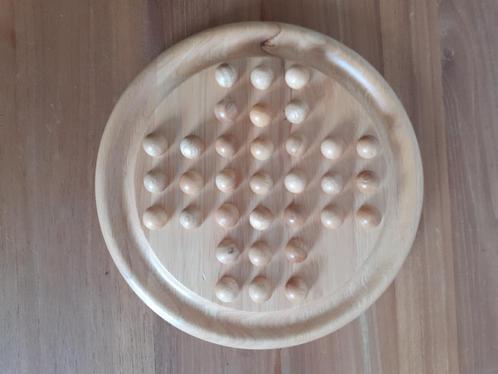 Solitair. Hout. Ø 23 cm, Hobby en Vrije tijd, Gezelschapsspellen | Bordspellen, Zo goed als nieuw, Een of twee spelers, Ophalen of Verzenden