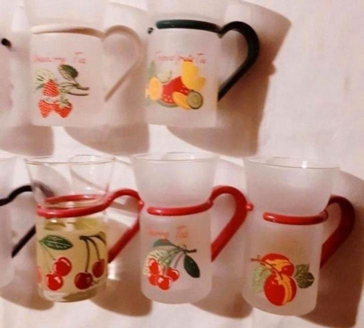 Theeglazen melkglazen fruit kersen framboos perzik bramen, Huis en Inrichting, Keuken | Servies, Glas of Glazen, Overige stijlen