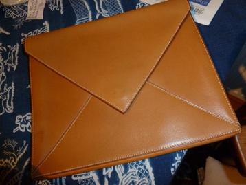 Hermes Paris authentieke envelop tas, bruin kalfsleer, zgan beschikbaar voor biedingen