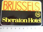 sticker Sheraton Hotel brussels logo S, Verzenden, Zo goed als nieuw, Bedrijf of Vereniging