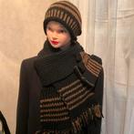 Handgebreid set Sjaal/ Muts en Polswarmers, Ophalen of Verzenden, Nieuw