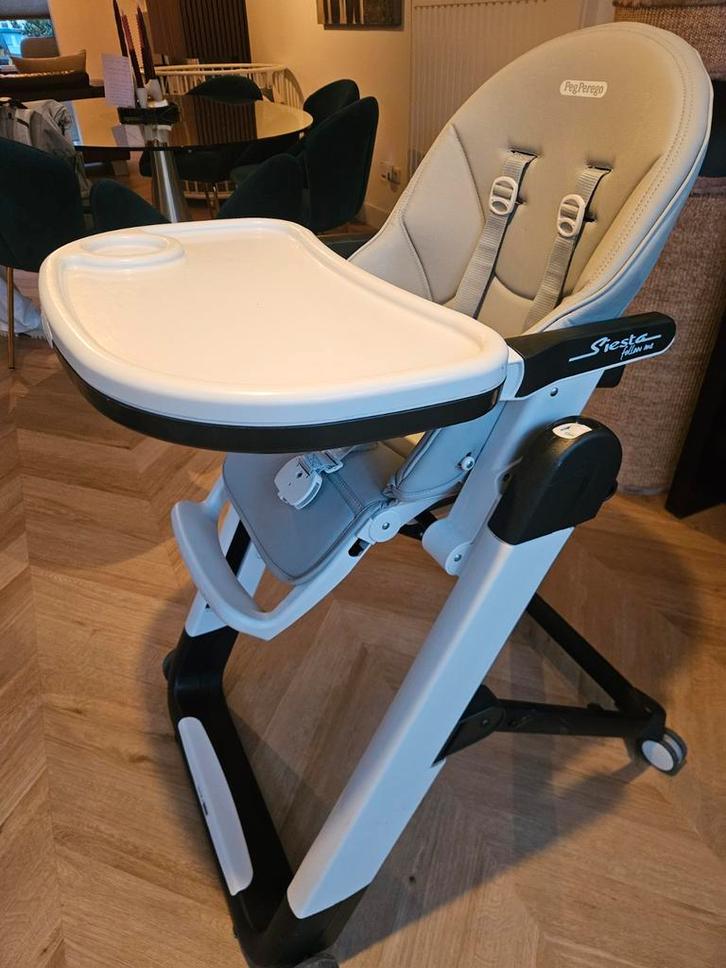 Peg Perego Siesta Follow Me Kinderstoel, Kinderen en Baby's, Kinderstoelen, Meegroeistoel, Afneembaar eetblad, Gordel(s), Ophalen