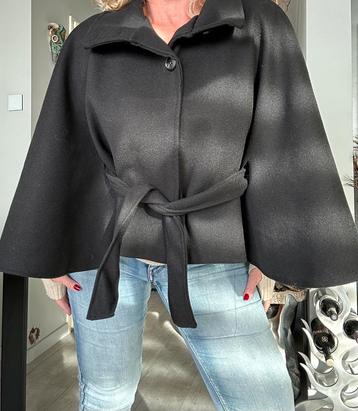 Zwart cape jasje , nieuw , one size beschikbaar voor biedingen