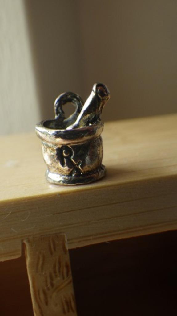 Poppenhuis: Metalen Vijzel, Verzamelen, Poppenhuizen en Toebehoren, Nieuw, Poppenhuis, Ophalen of Verzenden