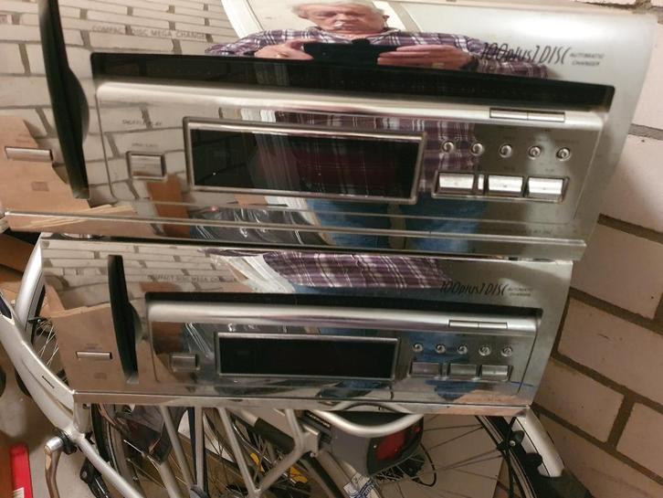 2x cd speler voor 100 cd's 1x afstb Chroom , met klein defec, Audio, Tv en Foto, Cd-spelers, Zo goed als nieuw, Overige merken