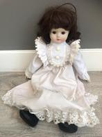 Vintage Porceleinen Pop in goede staat, Antiek en Kunst, Antiek | Porselein, Ophalen of Verzenden