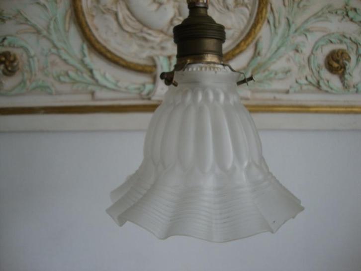 Oud brocant mat hanglampje ( rokje ). nr. 24, Antiek en Kunst, Curiosa en Brocante, Verzenden