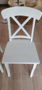 2 verschillende. Witte houten stoelen met kruis, Ophalen, Gebruikt, Wit, Landelijk