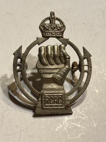 BRITISH ARMY CAP BADGE beschikbaar voor biedingen