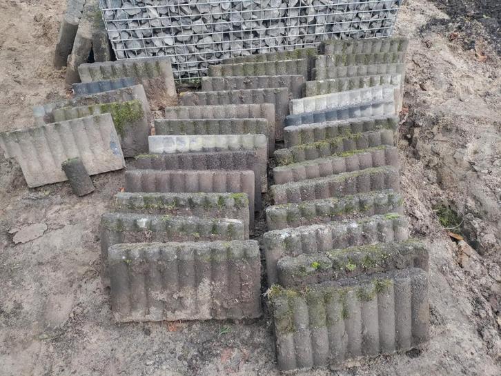 Betonnen palissaden / keerranden en bielzen  GRATIS, Tuin en Terras, Bielzen en Borders, Gebruikt, Beton, 25 tot 50 cm, Ophalen
