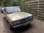 Mercedes-Benz 200-Serie 2.0 200 AUT 1982 Groen, Auto's, Stof, 4 cilinders, Overige kleuren, Trekhaak