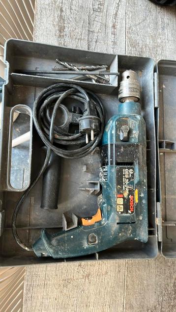 Bosch blauw 700 watt boormachine beschikbaar voor biedingen