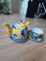 Kleurrijke theepot met theekop en fruitmotief, Keramiek, Nieuw, Ophalen of Verzenden, Overige stijlen
