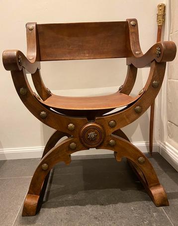 Kasteelstoel #eikenhout beschikbaar voor biedingen