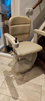 Goed werkende traplift. Wel zelf demonteren en ophalen., Ophalen