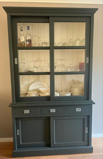Vitrine kast met glazen schuifdeuren, grijs beschikbaar voor biedingen
