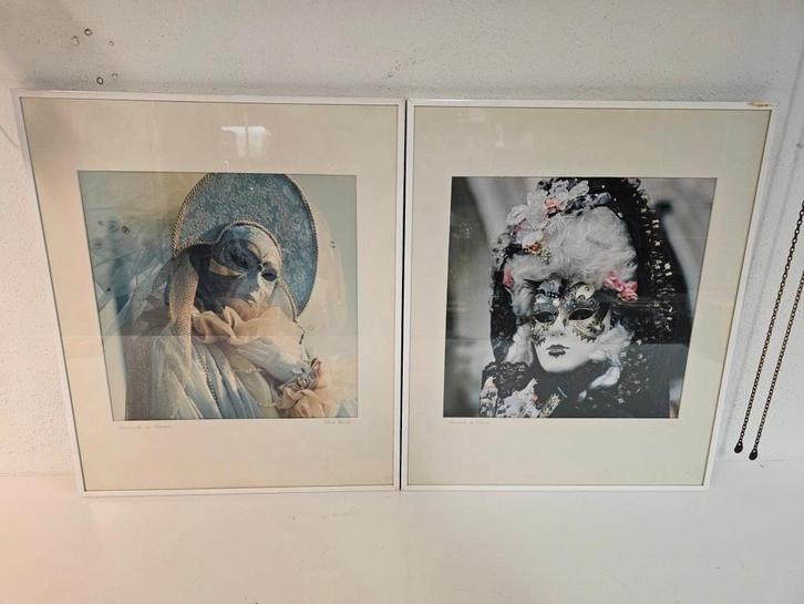 2 ingelijste posters van Carnaval Venetië  voor €20,-, Huis en Inrichting, Woonaccessoires | Schilderijen, Tekeningen en Foto's