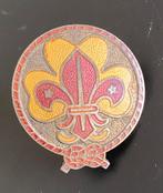Oude Scouting Baret Speld. Emaille. Met klemmen. Zie foto’s., Ophalen of Verzenden, Zo goed als nieuw, Embleem, Speld of Insigne