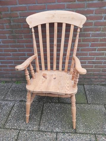 Leuke keuken stoel. Opknapper  beschikbaar voor biedingen