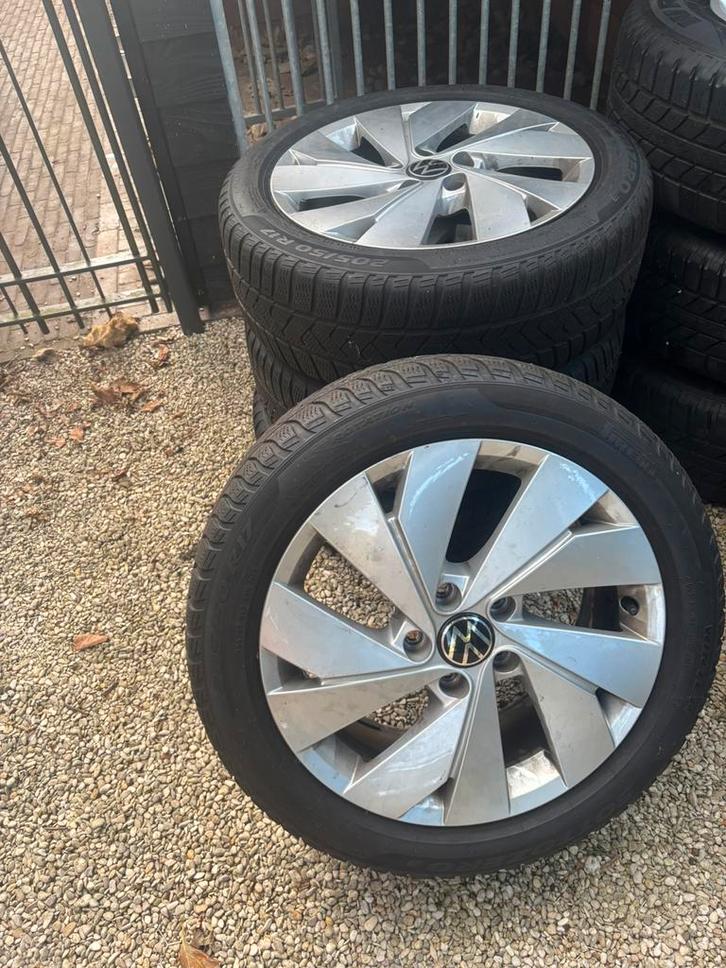 VW golf 5 6 7 8 Belmont velgen! 17 inch met winterbanden, Auto-onderdelen, Banden en Velgen, Velg(en), Winterbanden, 17 inch, Personenwagen