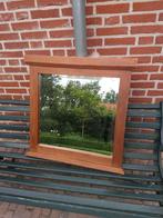 Spiegel met houtenlijst 75 breed en 74 hoog in prima staat., Vierkant, Ophalen of Verzenden, Zo goed als nieuw, 75 tot 100 cm
