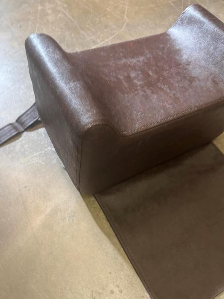 Bruine Kinderstoel voor Kappersstoel, Huis en Inrichting, Stoelen, Gebruikt, Eén, Leer, Bruin, Ophalen