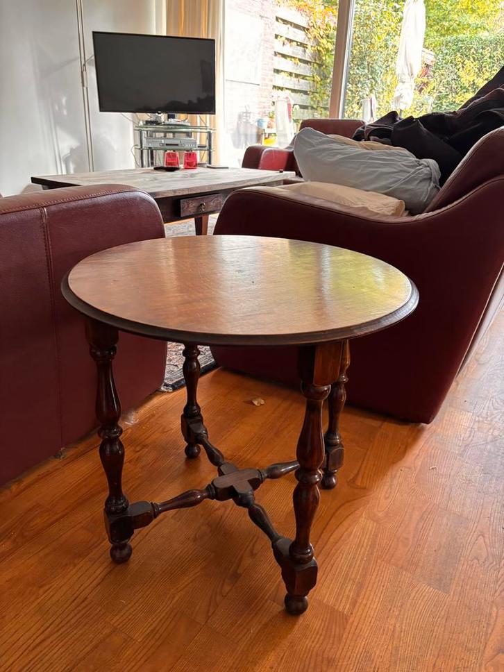 Antiek houten bijzettafeltje, Huis en Inrichting, Tafels | Bijzettafels, Gebruikt, Rond, Minder dan 45 cm, Minder dan 55 cm, Hout