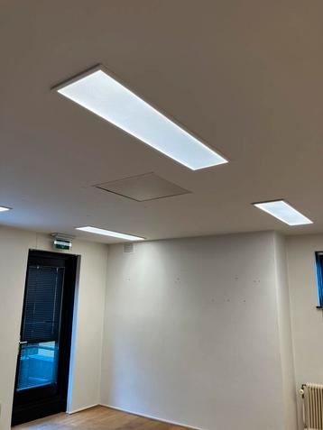 LED panelen 120x30 beschikbaar voor biedingen